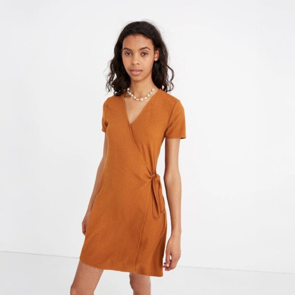 Texture & Thread Short Sleeve Side Tie Dress in Golden Pecan - sz XS
